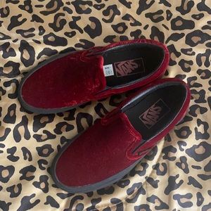 NWOT Vans Slip sons